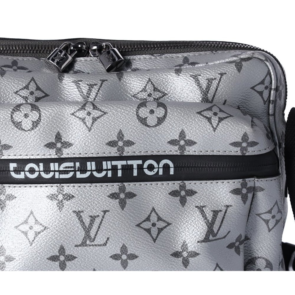 Louis Vuitton Messenger PM Reflect Shoulder Bag Crossbody Monogram Silver M43859 - Picture 12 of 17